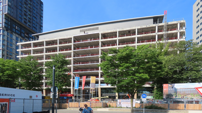 915054 Gezicht op het kantorengebouw 'Hojel City Center II' aan de Croeselaan te Utrecht, dat herontwikkeld wordt tot ...